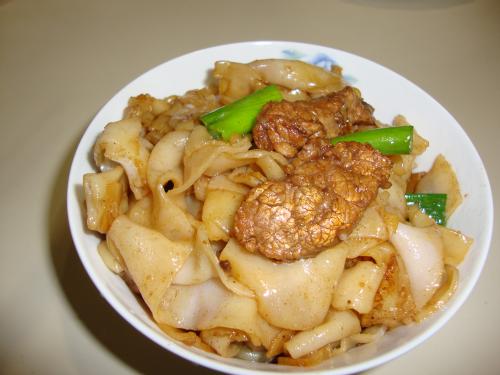 Fresh rice noodles with Beef